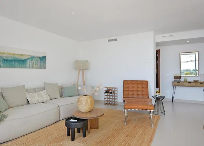 Bayview By Nras Apartman