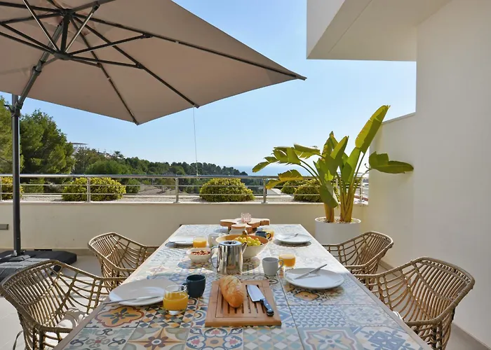 Bayview By Nras Apartman *